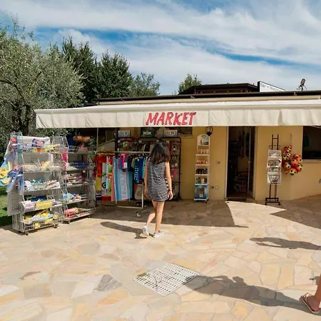 בית נופש Mobilehomes In Pieve Vecchia - Norditalienische Seen 22044 מנרבה דל גארדה